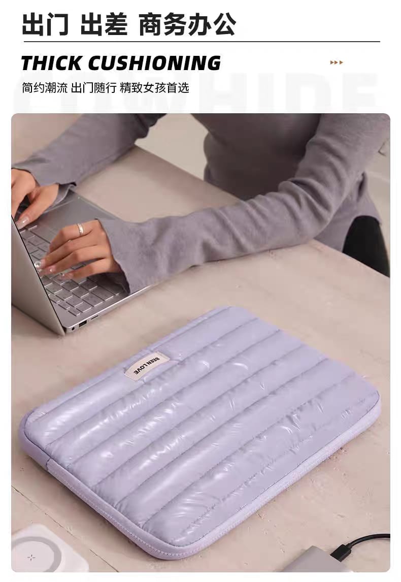 Waterproof Padded Laptop Sleeve Bag – Shockproof Protective Laptop Case with Zipper for MacBook & Notebook (Stylish Quilted Design)