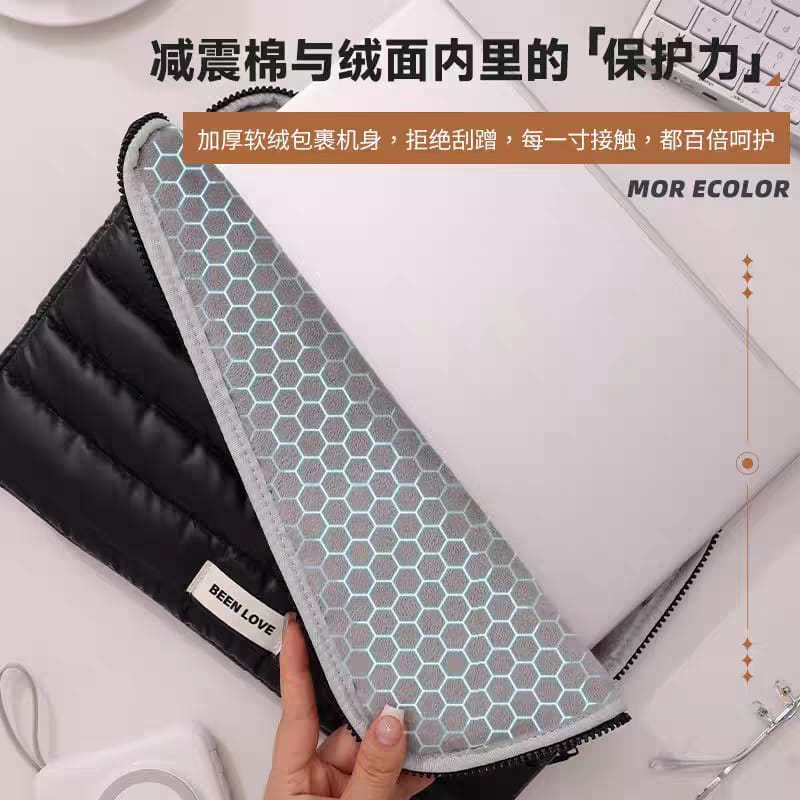Waterproof Padded Laptop Sleeve Bag – Shockproof Protective Laptop Case with Zipper for MacBook & Notebook (Stylish Quilted Design)