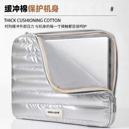 Waterproof Padded Laptop Sleeve Bag – Shockproof Protective Laptop Case with Zipper for MacBook & Notebook (Stylish Quilted Design)